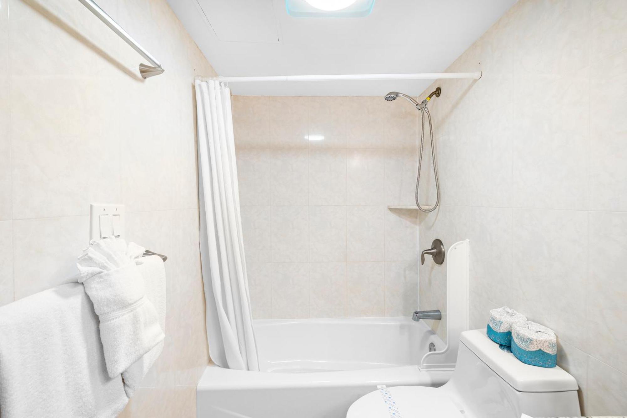 Great Ocean View Condo, Near Beach With Free Parking! ホノルル エクステリア 写真