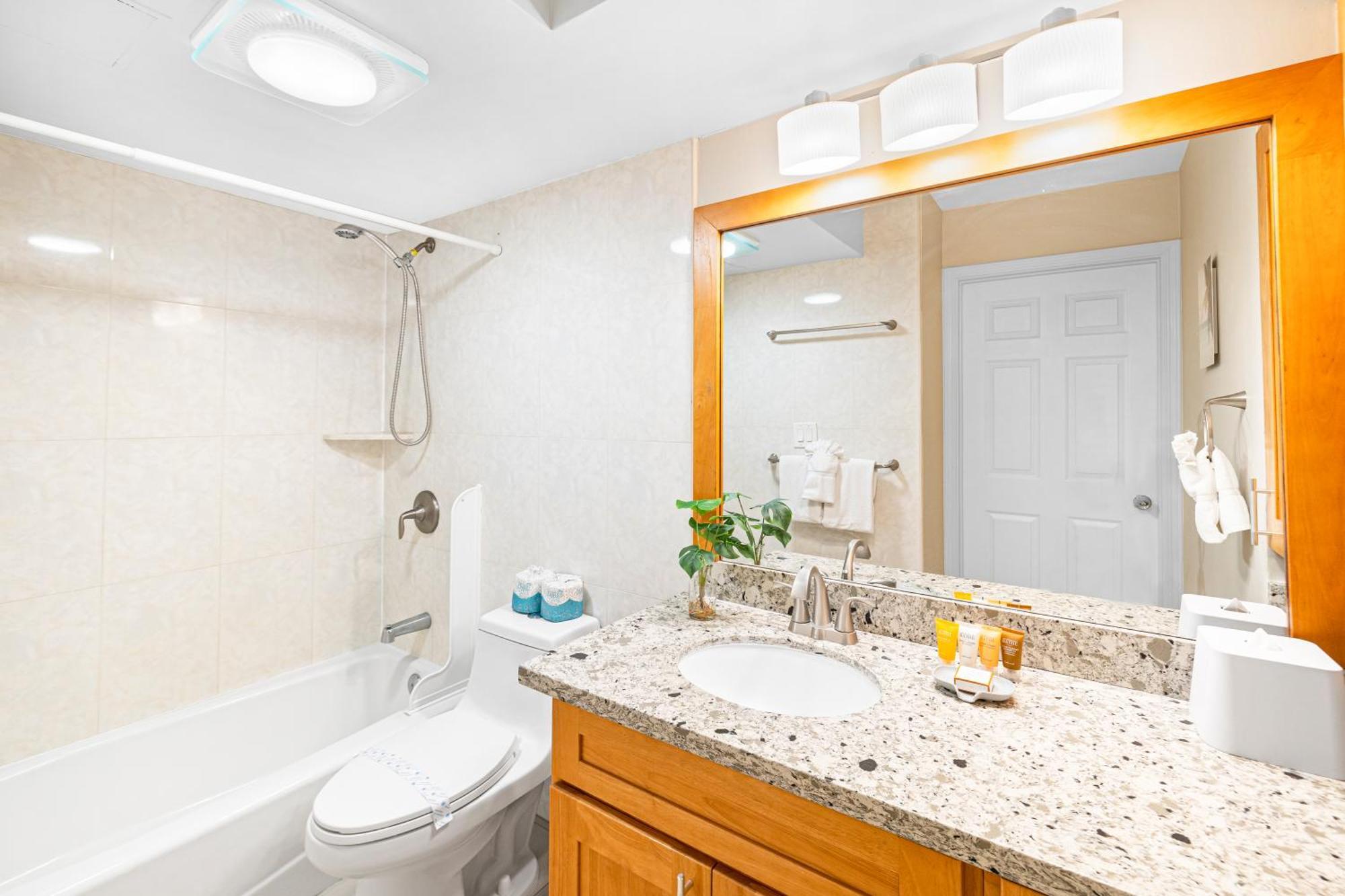Great Ocean View Condo, Near Beach With Free Parking! ホノルル エクステリア 写真
